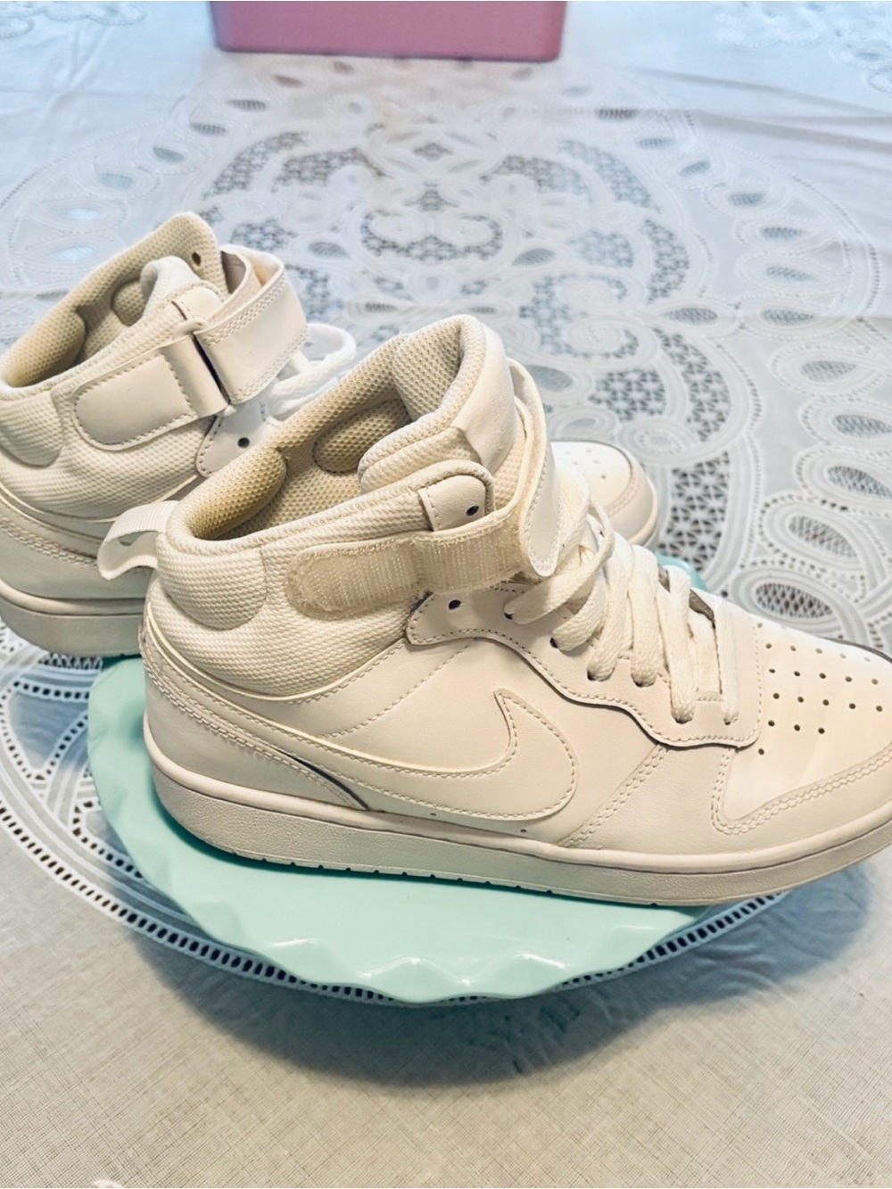 Nike White Court Borough Mid 2 - Fits Size 7/7.5 Women! - Picture 6 of 8